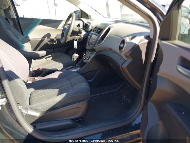 1G1JC6SH5F4215076 Chevrolet Sonic Lt Auto