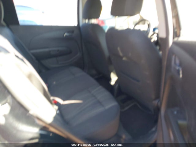 1G1JC6SH5F4215076 Chevrolet Sonic Lt Auto