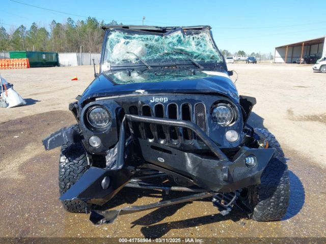 1C4BJWEG3FL573285 Jeep Wrangler Unlimited Sahara
