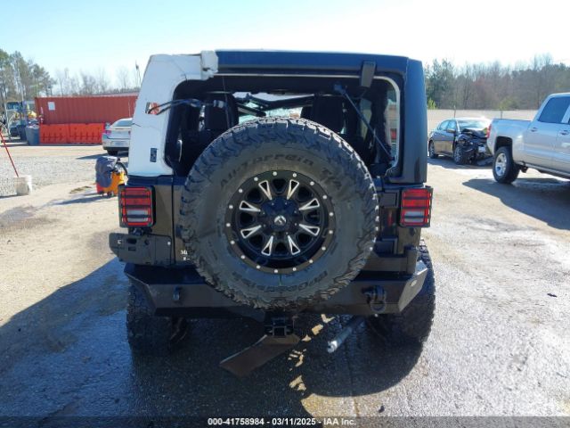 1C4BJWEG3FL573285 Jeep Wrangler Unlimited Sahara