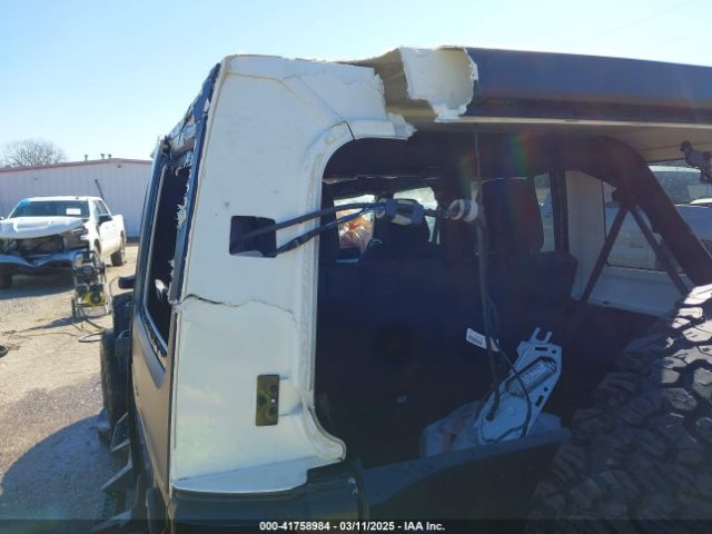 1C4BJWEG3FL573285 Jeep Wrangler Unlimited Sahara