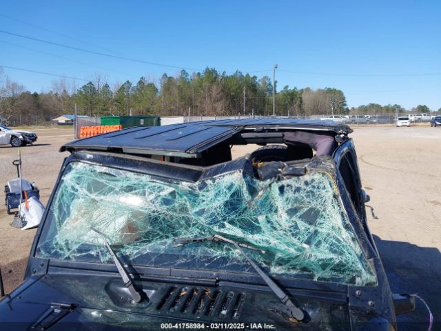 1C4BJWEG3FL573285 Jeep Wrangler Unlimited Sahara