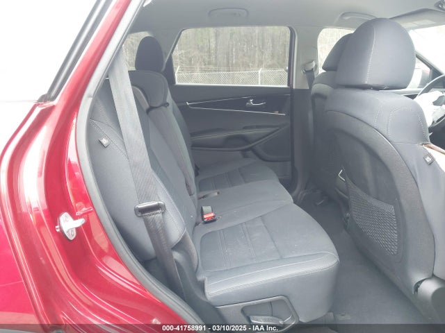 5XYPGDA3XKG470852 KIA Sorento 2.4l Lx