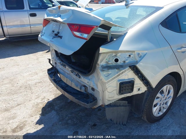 5NPD74LF8HH149193 Hyundai ELANTRA SE