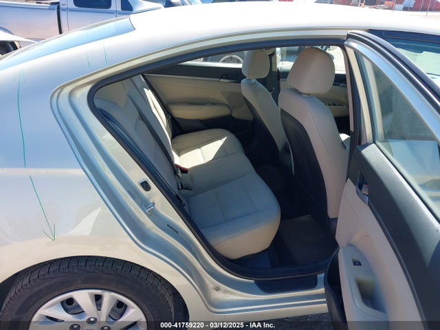 5NPD74LF8HH149193 Hyundai ELANTRA SE