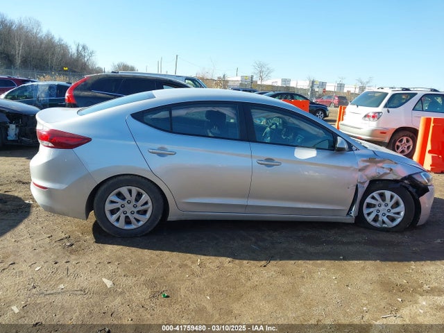 5NPD74LF5JH320455 Hyundai ELANTRA SE