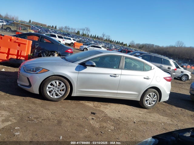 5NPD74LF5JH320455 Hyundai ELANTRA SE
