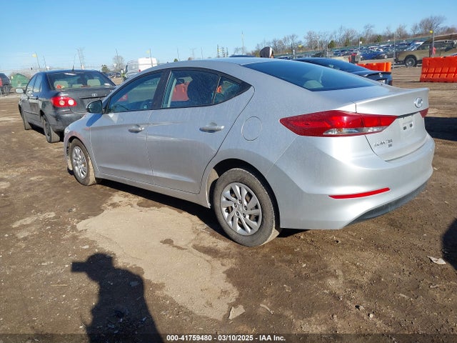5NPD74LF5JH320455 Hyundai ELANTRA SE