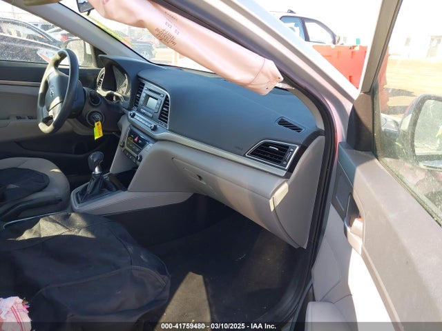 5NPD74LF5JH320455 Hyundai ELANTRA SE