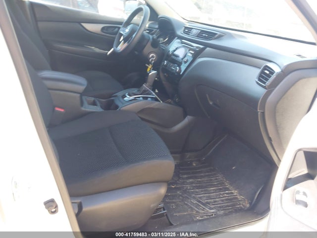 JN1BJ1CP8HW032128 Nissan Rogue Sport S
