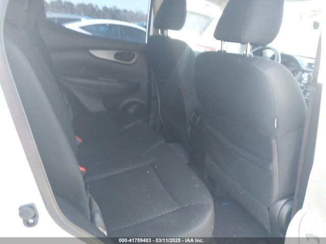 JN1BJ1CP8HW032128 Nissan Rogue Sport S