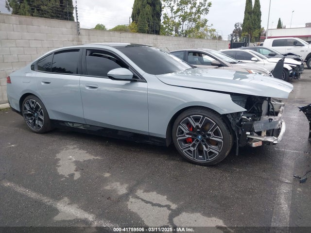 WBY33FK05RCP53702 BMW I5 Edrive40