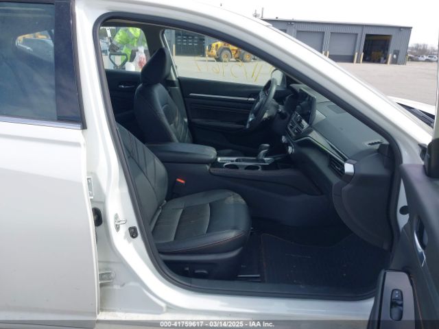 1N4BL4CW1PN375017 Nissan Altima Sr Intelligent Awd
