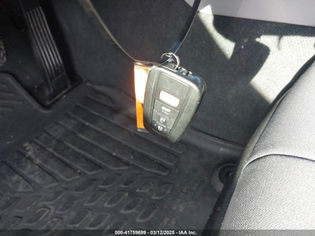 4T1C31AK8NU589613 Toyota Camry Le Hybrid