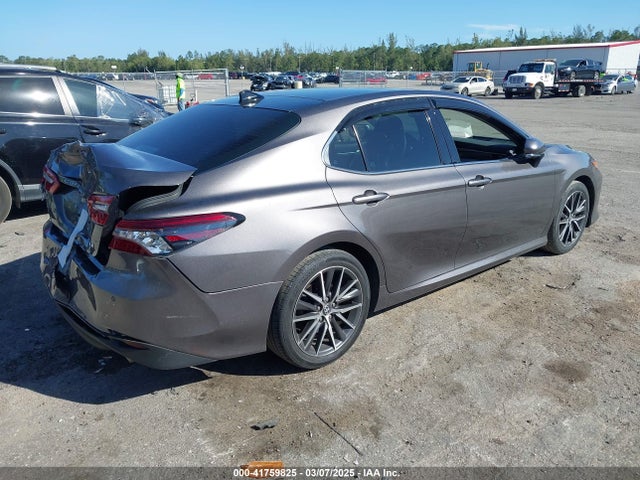 4T1F11AK8PU719556 Toyota CAMRY XLE