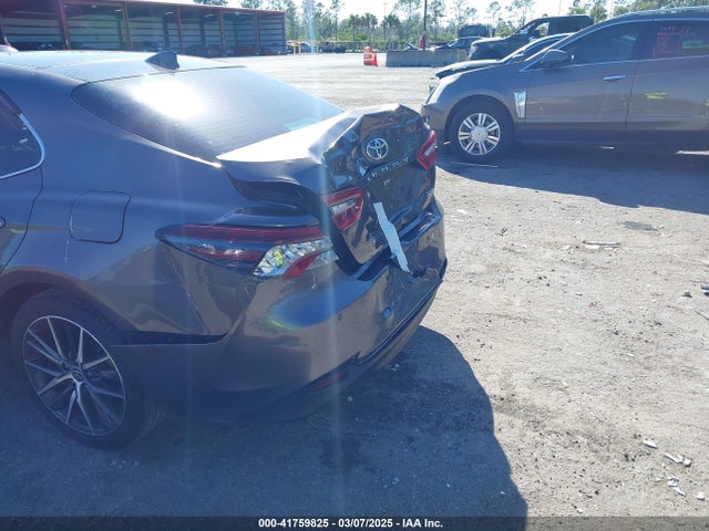 4T1F11AK8PU719556 Toyota CAMRY XLE