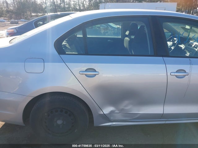 2013 Volkswagen Jetta 2.0l S მანქანა იყიდება აუქციონზე, vin: 3VW2K7AJ8DM281449, აუქციონის ნომერი: 41759835
