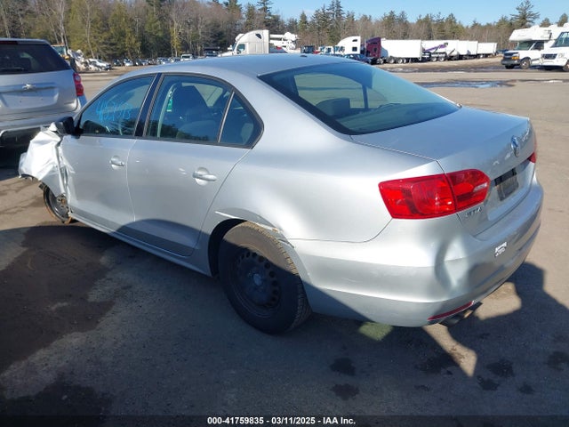 2013 Volkswagen Jetta 2.0l S მანქანა იყიდება აუქციონზე, vin: 3VW2K7AJ8DM281449, აუქციონის ნომერი: 41759835