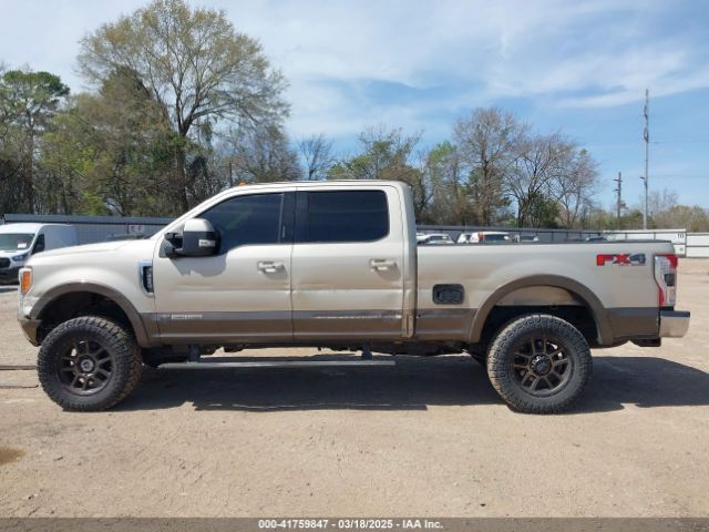 1FT7W2BT8HEF10580 Ford F-250 Lariat
