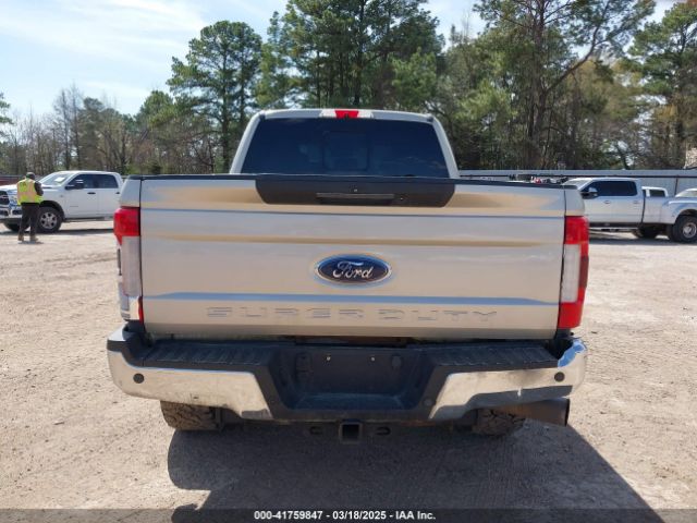 1FT7W2BT8HEF10580 Ford F-250 Lariat