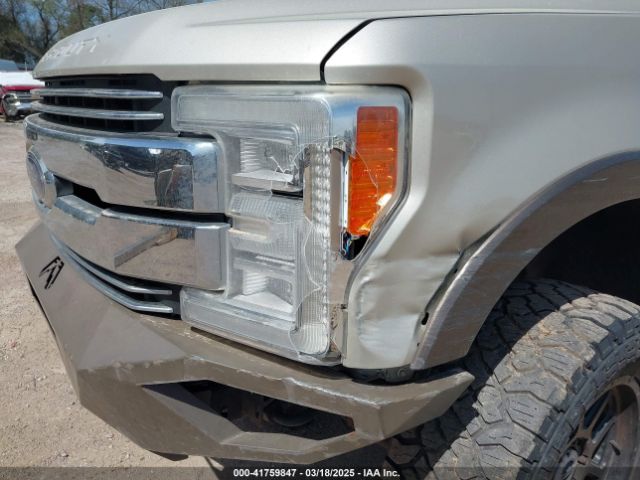 1FT7W2BT8HEF10580 Ford F-250 Lariat