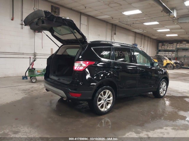 1FMCU9GD1HUE27556 Ford ESCAPE SE