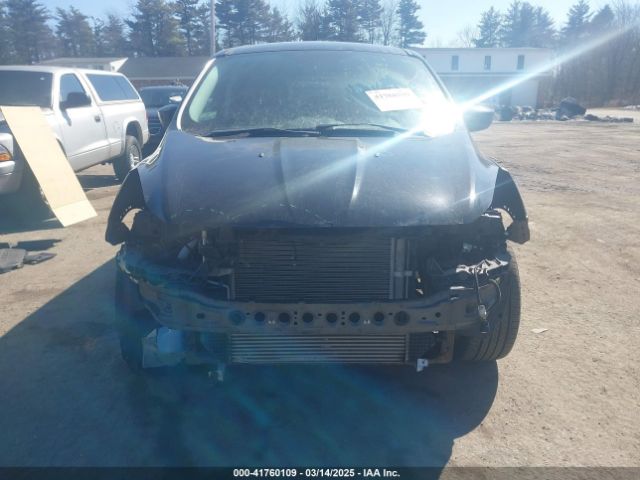 1FMCU9GX9FUC53954 Ford ESCAPE SE