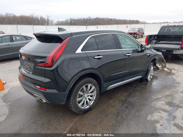 2022 CADILLAC XT4 1GYFZDR46NF100082 Photo 3