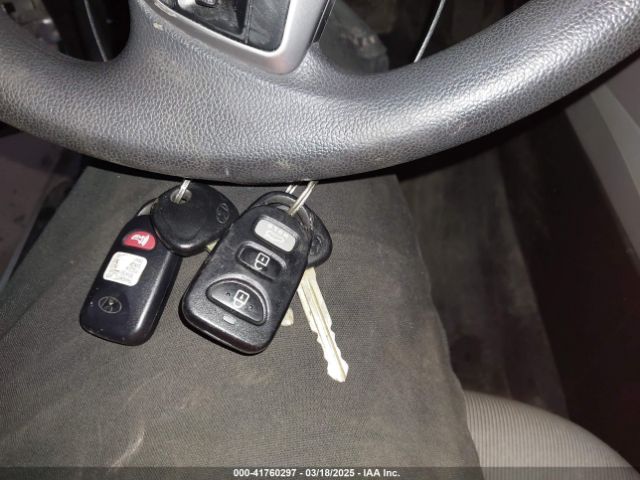 5NPD74LF3HH207811 Hyundai ELANTRA SE