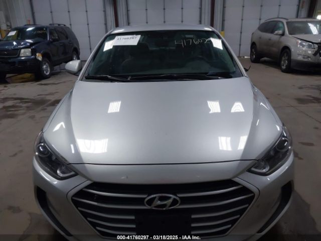 5NPD74LF3HH207811 Hyundai ELANTRA SE