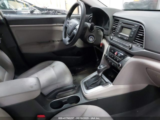 5NPD74LF3HH207811 Hyundai ELANTRA SE