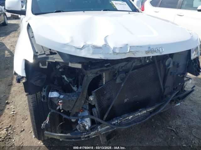 1C4RJEAG9MC657543 Jeep Grand Cherokee Laredo E 4x2