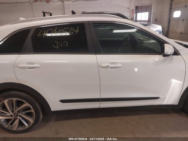 KNDCE3LC3K5216257 KIA Niro Touring