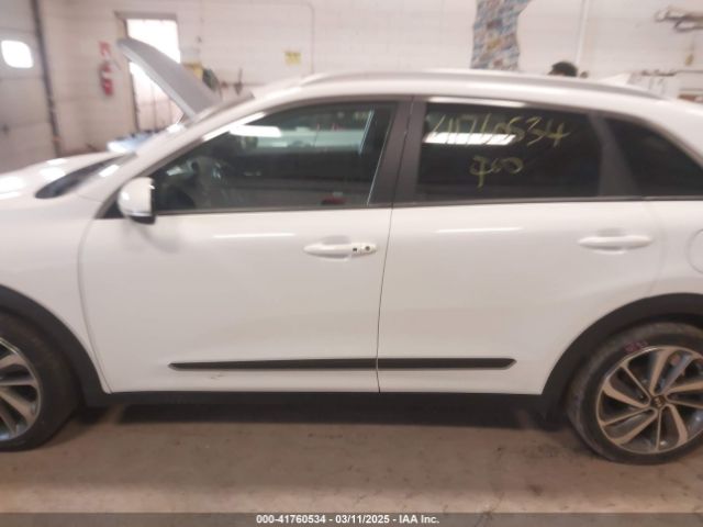 KNDCE3LC3K5216257 KIA Niro Touring