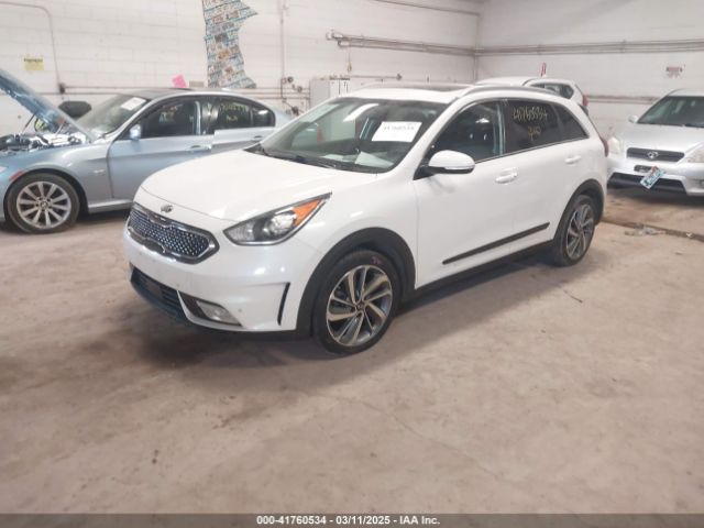 KNDCE3LC3K5216257 KIA Niro Touring