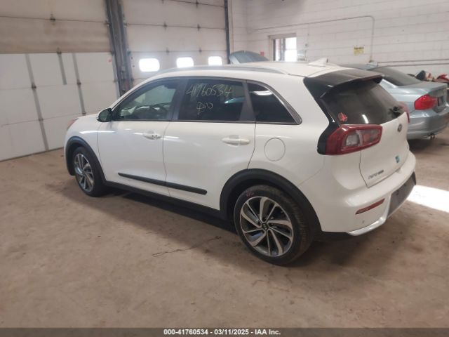 KNDCE3LC3K5216257 KIA Niro Touring