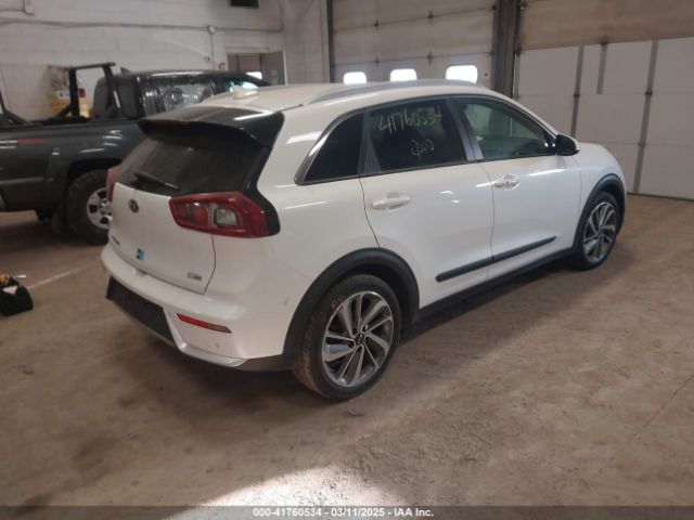 KNDCE3LC3K5216257 KIA Niro Touring