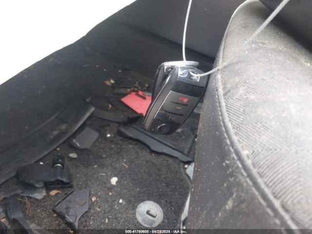KNDCC3LCXH5038233 KIA NIRO EX