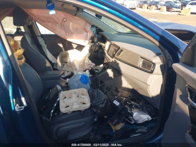 KNDCC3LCXH5038233 KIA NIRO EX