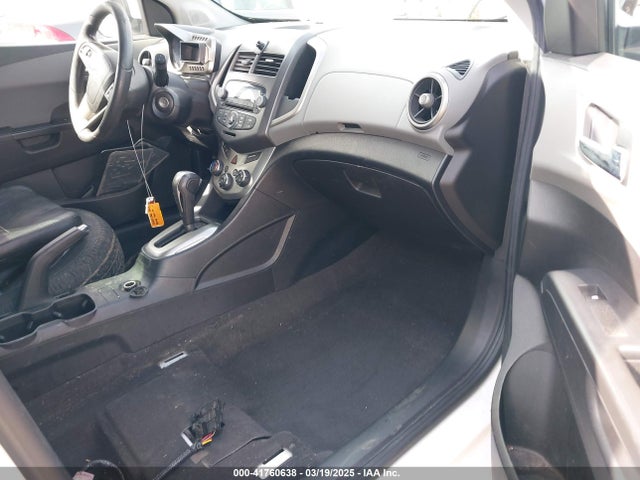 1G1JC6SH6F4166390 Chevrolet Sonic Lt Auto