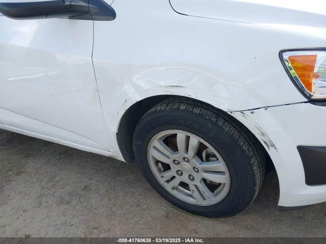 1G1JC6SH6F4166390 Chevrolet Sonic Lt Auto