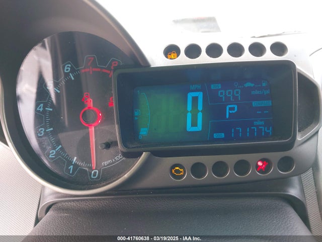 1G1JC6SH6F4166390 Chevrolet Sonic Lt Auto