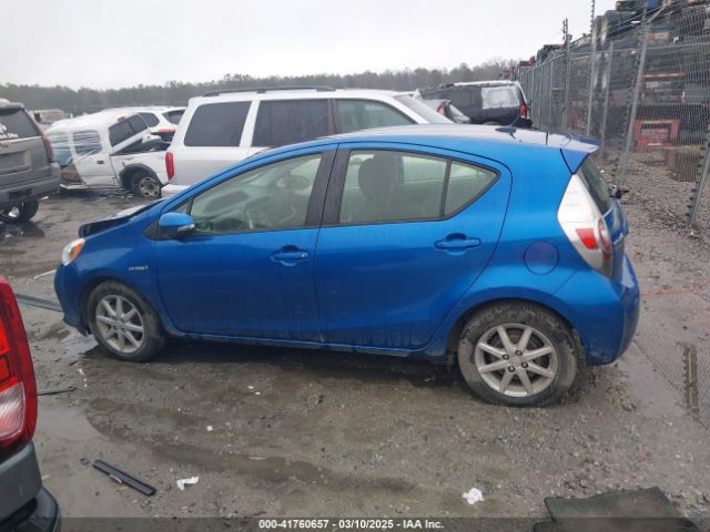 JTDKDTB34E1571983 Toyota Prius C Three