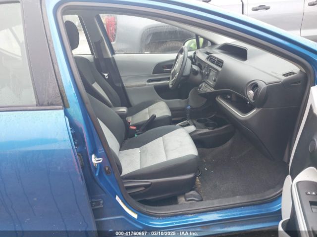 JTDKDTB34E1571983 Toyota Prius C Three