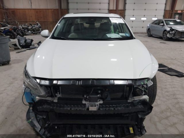 1N4BL4DW8NN363880 Nissan Altima Sv Intelligent Awd