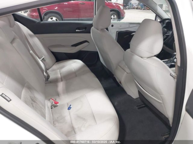 1N4BL4DW8NN363880 Nissan Altima Sv Intelligent Awd