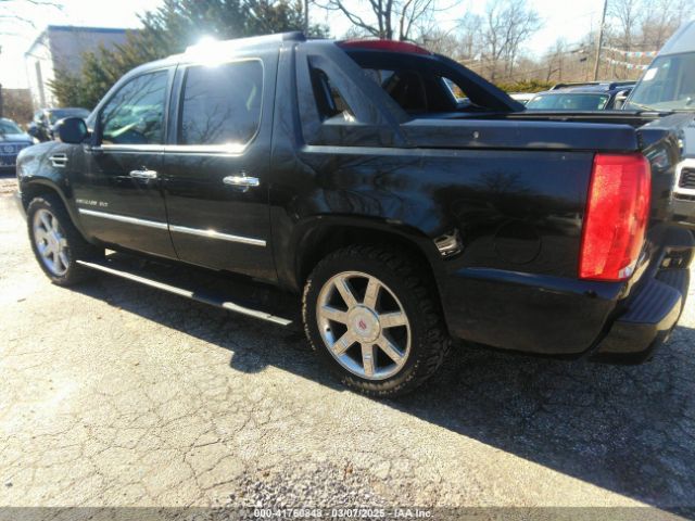 2011 CADILLAC ESCALADE EXT 3GYT4NEF4BG403337 Photo 2
