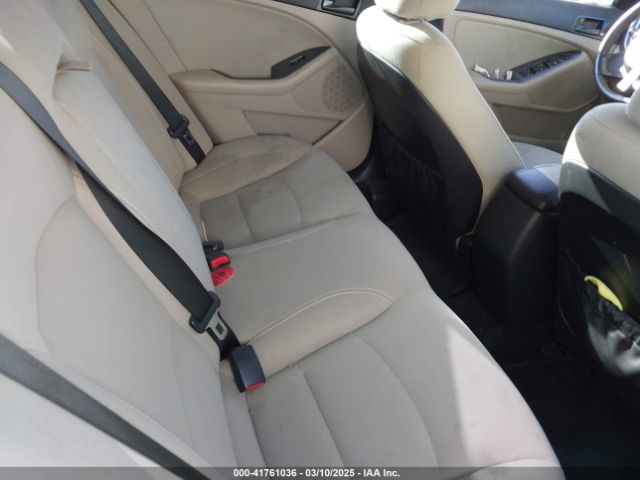 5XXGM4A76FG422917 KIA Optima Lx
