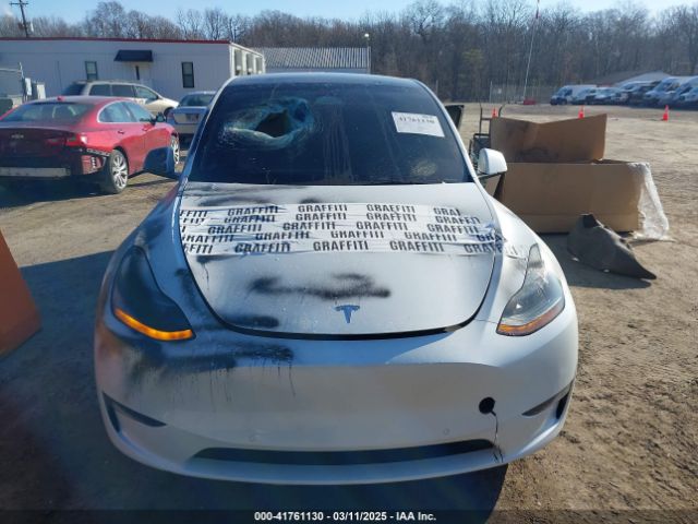 7SAYGDEE4NF532678 Tesla Model Y Long Range Dual Motor All-wheel Drive