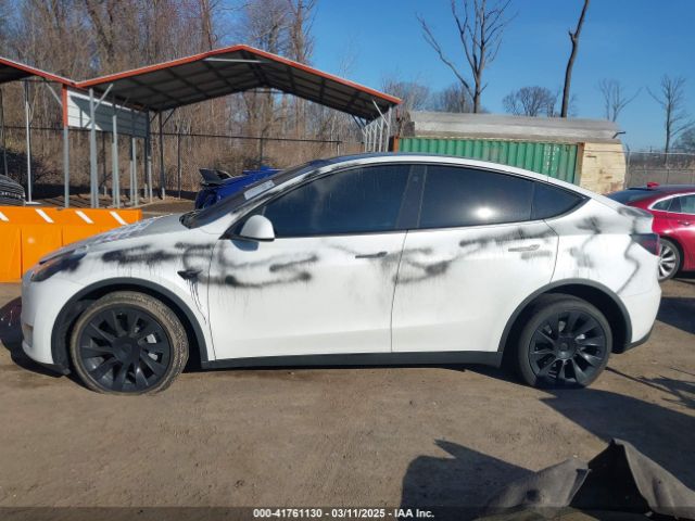 7SAYGDEE4NF532678 Tesla Model Y Long Range Dual Motor All-wheel Drive